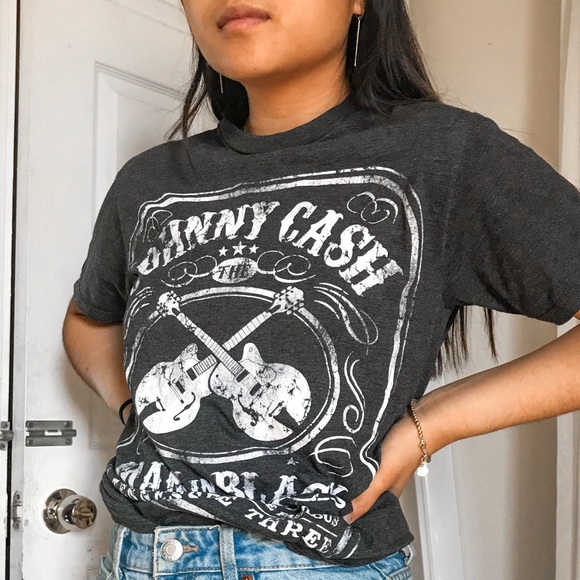 Tops - Johnny Cash graphic tee
